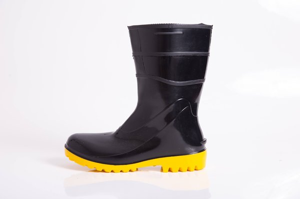 BOTA BRACOL PVC PRETA