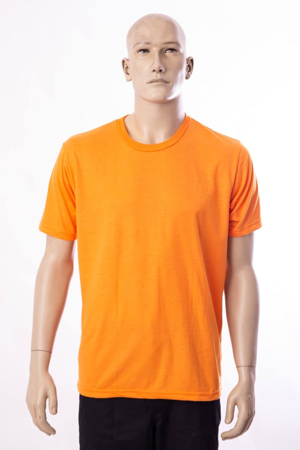 Camiseta básica laranja.